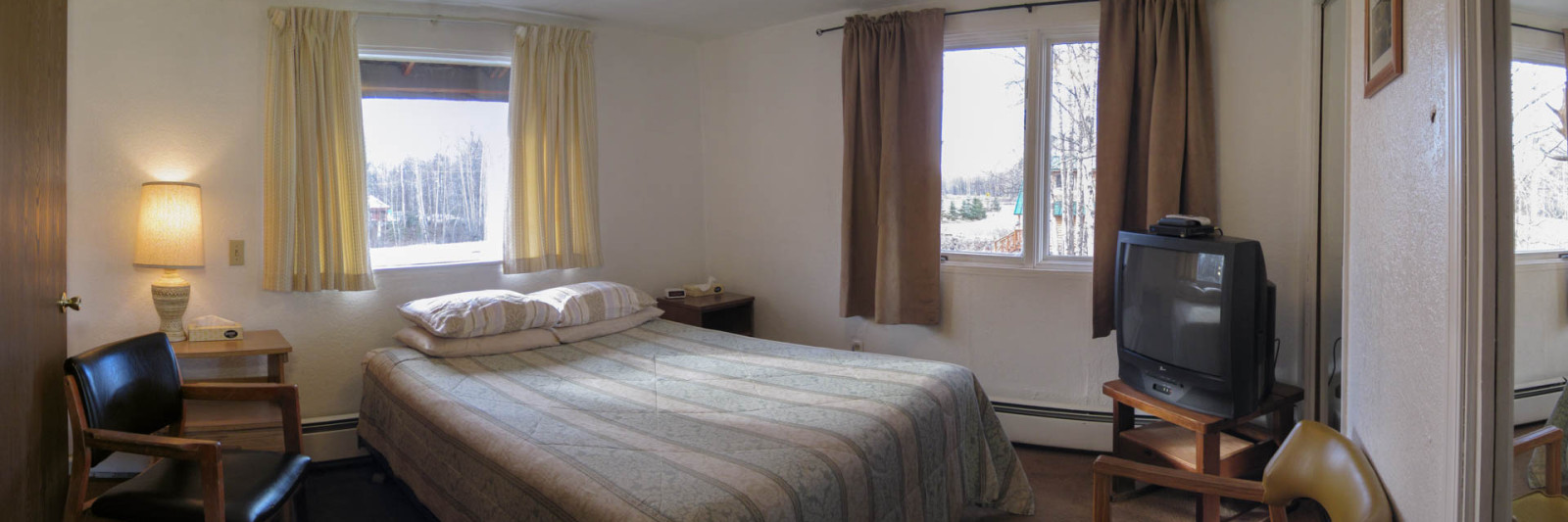 Suite Bedroom with Queen Bed